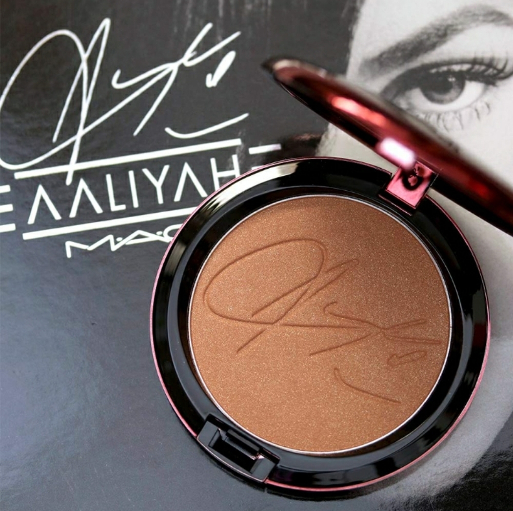 🌟HP🌟❇️BABY GIRL MAC Cosmetics x Aaliyah DISCONTINUED Bronzer NWT - Picture 2 of 7